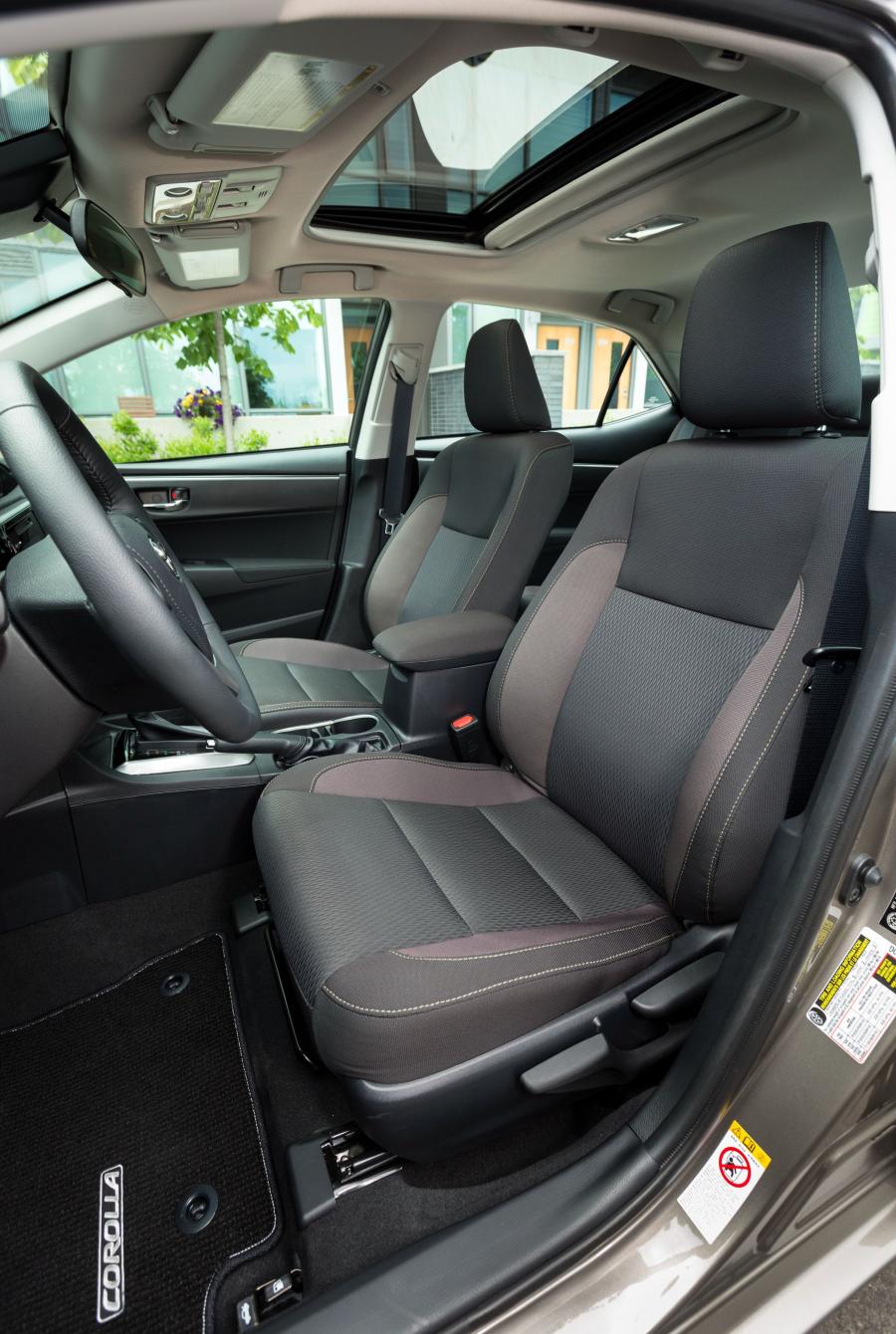 Toyota Corolla LE 2016 года  (US) (фото 14 из 17)